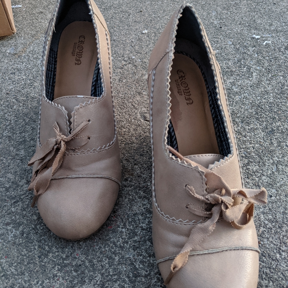 Crown Vintage Nude Beige Wedge Shoes Size 7.5M - Picture 2 of 5